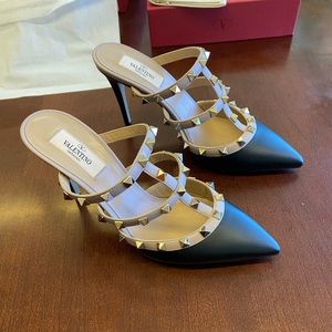 Valentino Garavani Rockstud Point-Toe Mules
